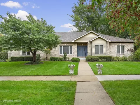 806 Grove Ave, West Chicago, IL 60185