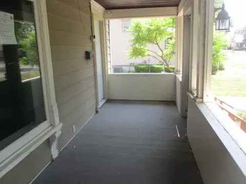 638 Enterprise St, Elgin, IL 60120 photo 2