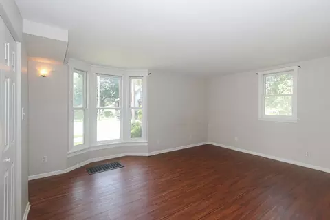 505 Douglas Ave, Elgin, IL 60120 photo 6