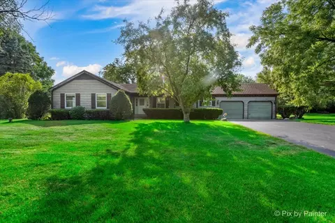 7707 S Meadow Ln, Cary, IL 60013