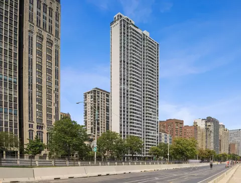 1300 N Lake Shore Dr #16C, Chicago, IL 60610