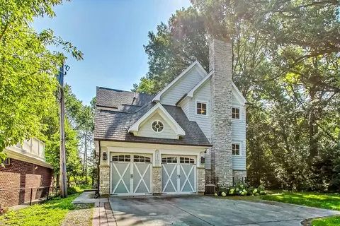 200 Golf Ter, Wilmette, IL 60091 photo 2