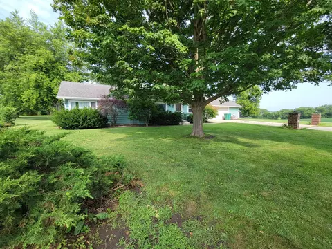305 Sycamore St, Cedar Point, IL 61316 photo 11