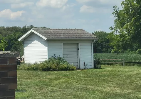 305 Sycamore St, Cedar Point, IL 61316 photo 15