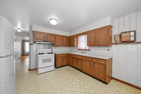 6023 S Parkside Ave, Chicago, IL 60638 photo 9