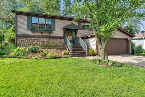 633 W Briarcliff Rd, Bolingbrook, IL 60440