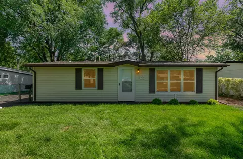 1422 Meadow Ln, Dyer, IN 46311