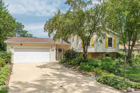 1122 69th St, Darien, IL 60561