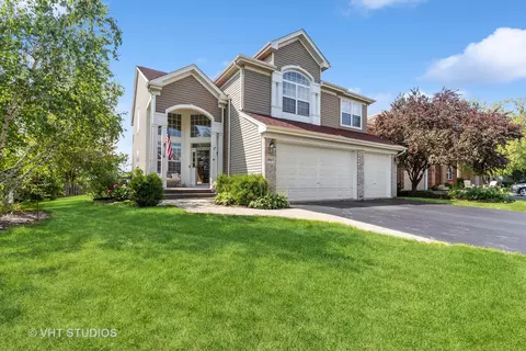 2865 Glenarye Dr, Lindenhurst, IL 60046
