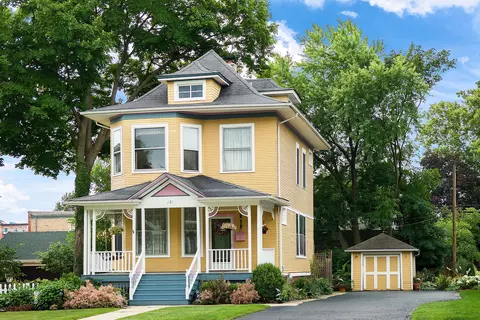 121 W Euclid Ave, Arlington Heights, IL 60004