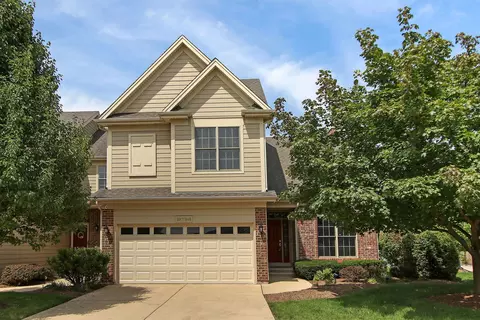 29 W501 Cerny Cir, Warrenville, IL 60555