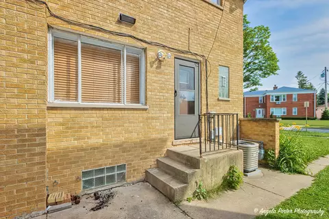 1478 Willow Ave, Des Plaines, IL 60016 photo 2