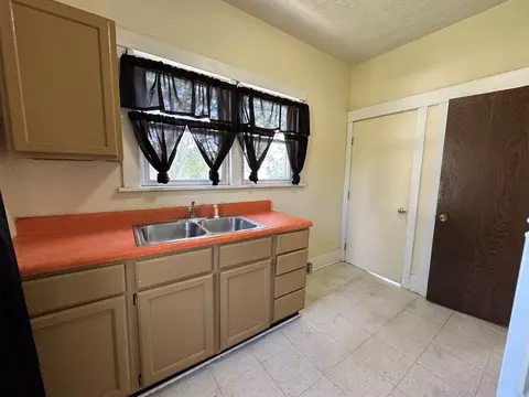 225 W 8th St, Minonk, IL 61760 photo 18
