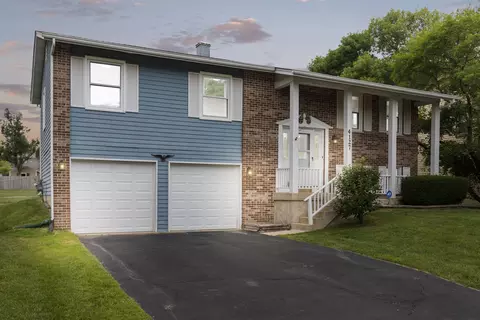 4127 Crimson Dr, Hoffman Estates, IL 60192