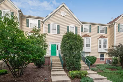 1106 Village Center Pkwy #6, Aurora, IL 60506