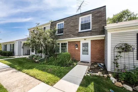 94 Bright Oaks Cir, Cary, IL 60013