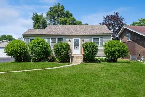 107 Park Dr, Joliet, IL 60436