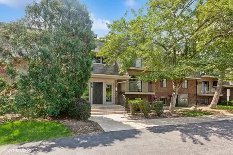 238 E Bailey Rd #M, Naperville, IL 60565