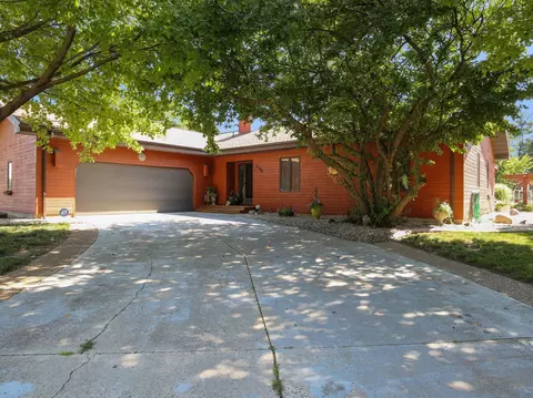 2106 Hagan Blvd, Urbana, IL 61801