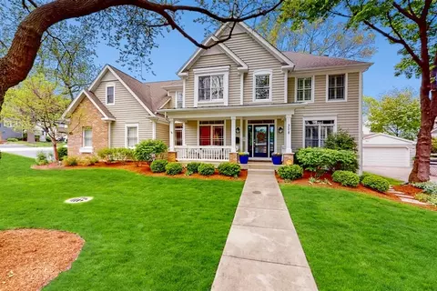 308 Grant Ct, Libertyville, IL 60048