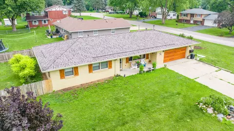 93 Poplar Rd, Yorkville, IL 60560