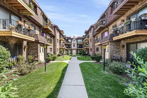6441 N Northwest Hwy #1B, Chicago, IL 60631