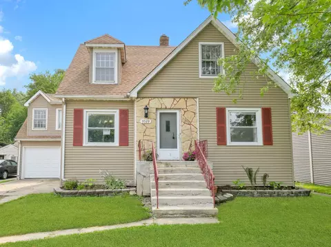 9529 Meade Ave, Oak Lawn, IL 60453