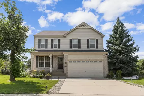 1190 Bloomfield Dr, Streamwood, IL 60107