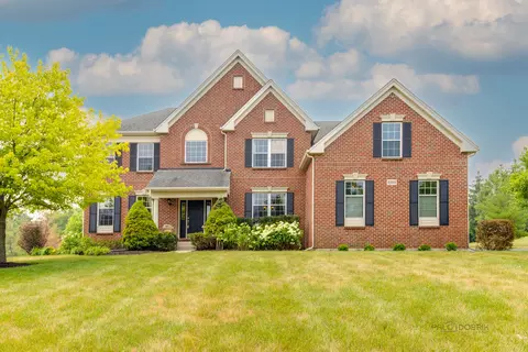 5523 Notting Hill Rd, Gurnee, IL 60031