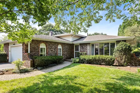 39 W394 Osage Dr, Saint Charles, IL 60175