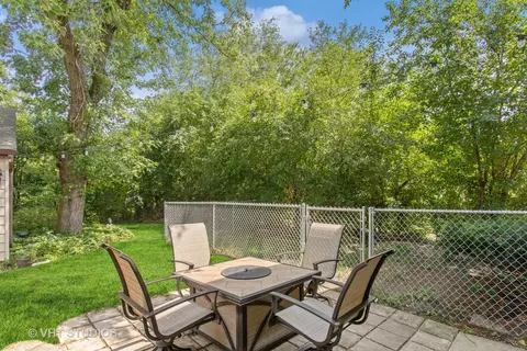 47 Cedar Dr, Wheeling, IL 60090 photo 33