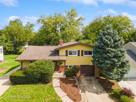 47 Cedar Dr, Wheeling, IL 60090 photo 3