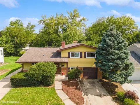 47 Cedar Dr, Wheeling, IL 60090