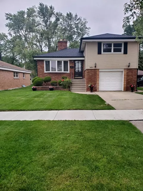 18 N Irving Ave, Hillside, IL 60162