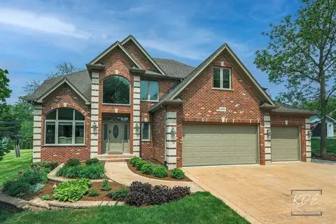 806 Gamble Dr, Lisle, IL 60532