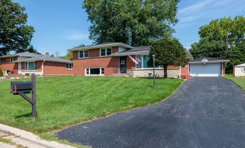 11138 84th Pl, Willow Springs, IL 60480