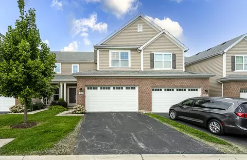 814 N Winchester Dr, Palatine, IL 60067