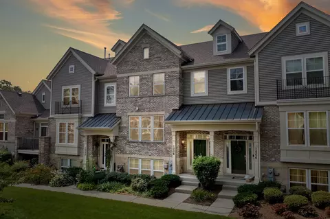 1004 Tuscany Dr, Streamwood, IL 60107