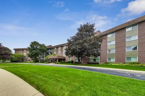 1025 S Fernandez Ave #3G, Arlington Heights, IL 60005