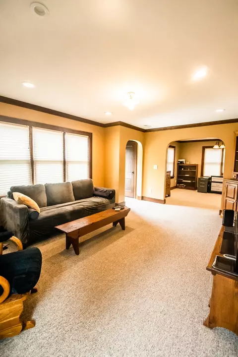 1524 W 3rd St, Dixon, IL 61021 photo 6