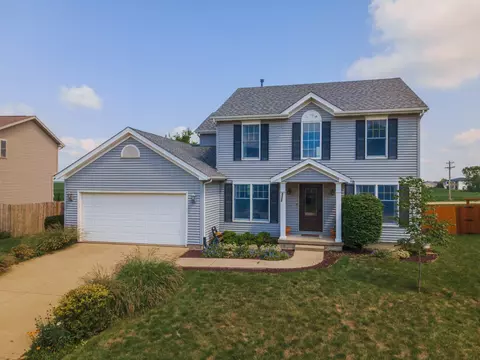 3324 Summerview Ln, Bloomington, IL 61704