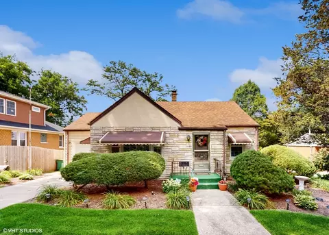 209 Lincoln St, Lemont, IL 60439
