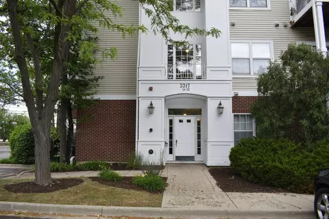 3317 Stratford Ct #2A, Lake Bluff, IL 60044