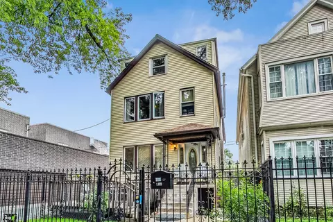 2424 W Charleston St, Chicago, IL 60647