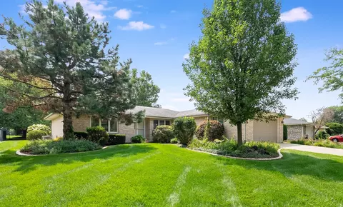 3306 Edgecreek Dr, New Lenox, IL 60451