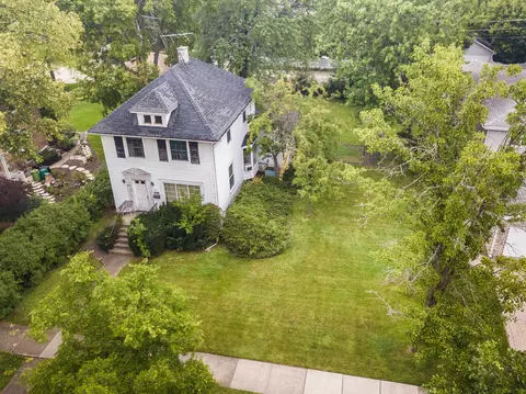 922 Prairie Ave, Park Ridge, IL 60068