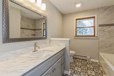 83 E Larkspur Ln, Bristol, IL 60512 photo 12