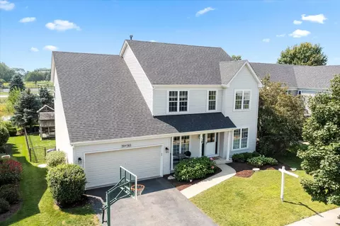 39 W W383 W Mallory Dr, Geneva, IL 60134