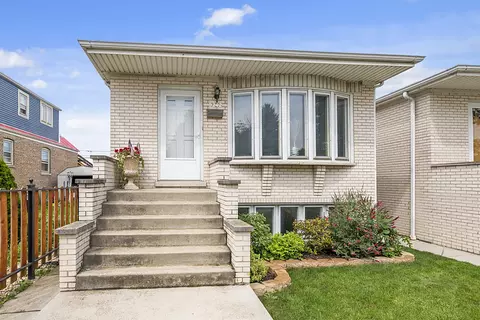 5242 S Lotus Ave, Chicago, IL 60638