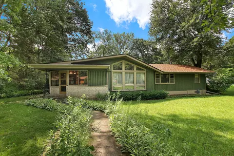 8519 Dorr Rd, Wonder Lake, IL 60097